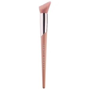 Fenty Beauty by Rihanna Cheek Highlighter Brush